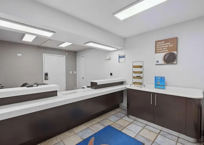6-normal, Il - Bloomington Area Hotel 3*