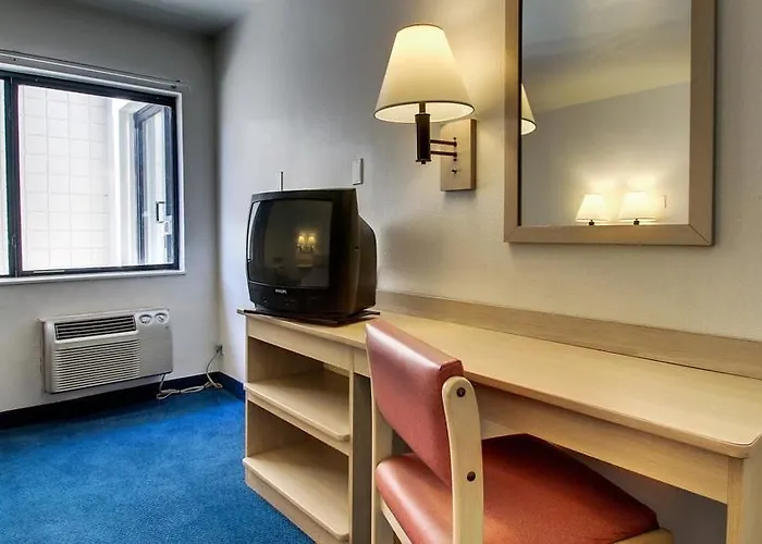 Hotel 6-normal, Il - Bloomington Area 3*
