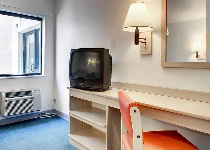 Hotel 6-normal, Il - Bloomington Area 3*