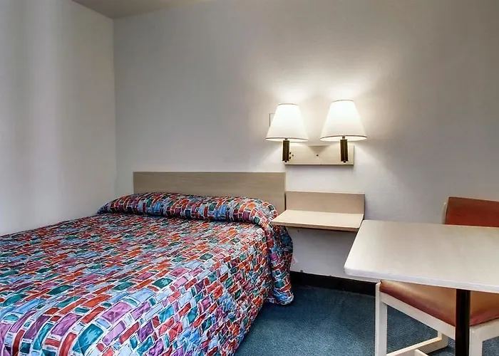 Hotel 6-normal, Il - Bloomington Area 3*